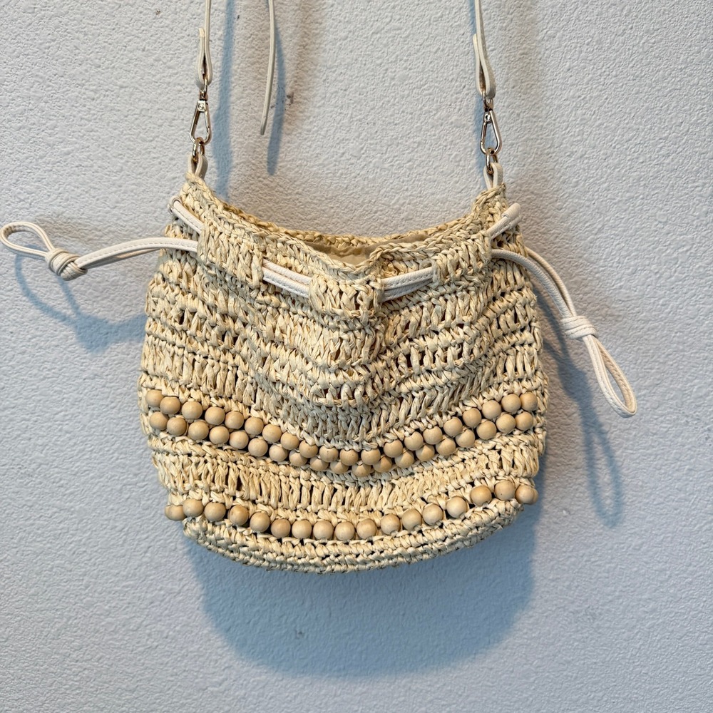 Universal Thread Woven Straw Crossbody Bucket Bag Wood Bead Cream Boho Beach